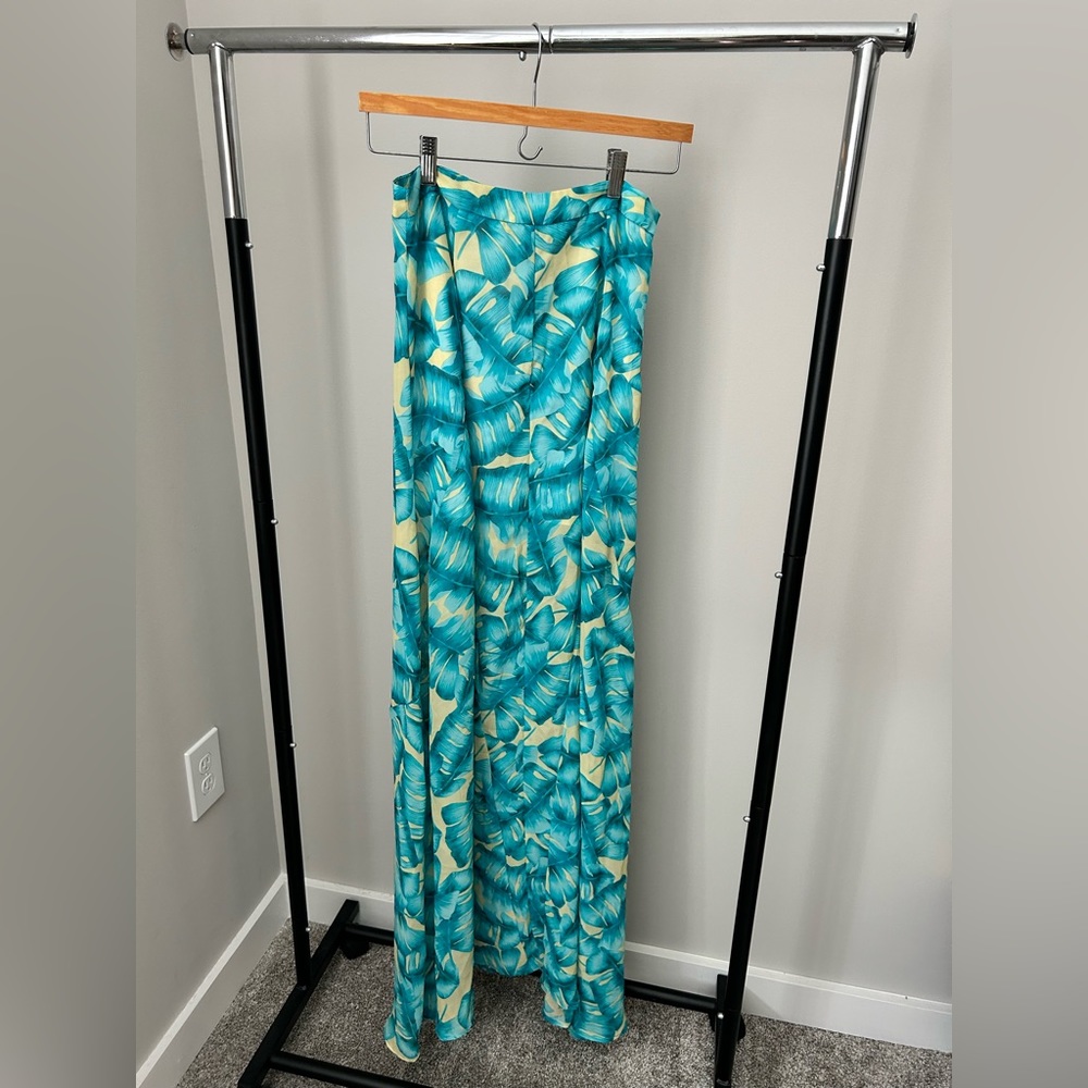 Showmeyourmumu Hawaiian skirt- Medium